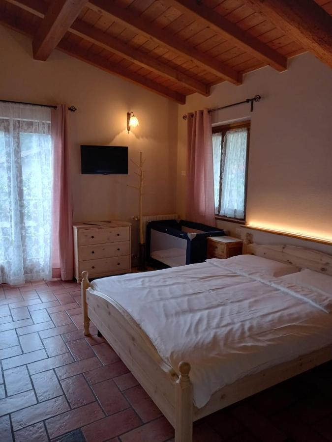 Agriturismo La Zangola Tremosine ภายนอก รูปภาพ